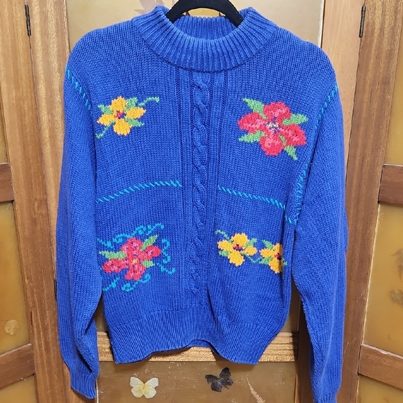 Vintage Sweaters - Vintage Blue Floral Turtleneck Sweater